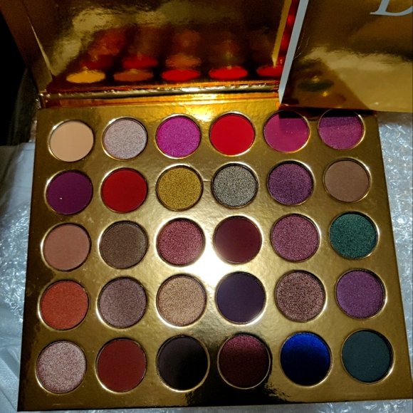 Dazzle Me Crazy Eyeshadow Palette - Picture 2 of 2